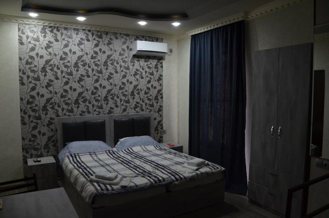 Guest House Uta Tbilisi Esterno foto