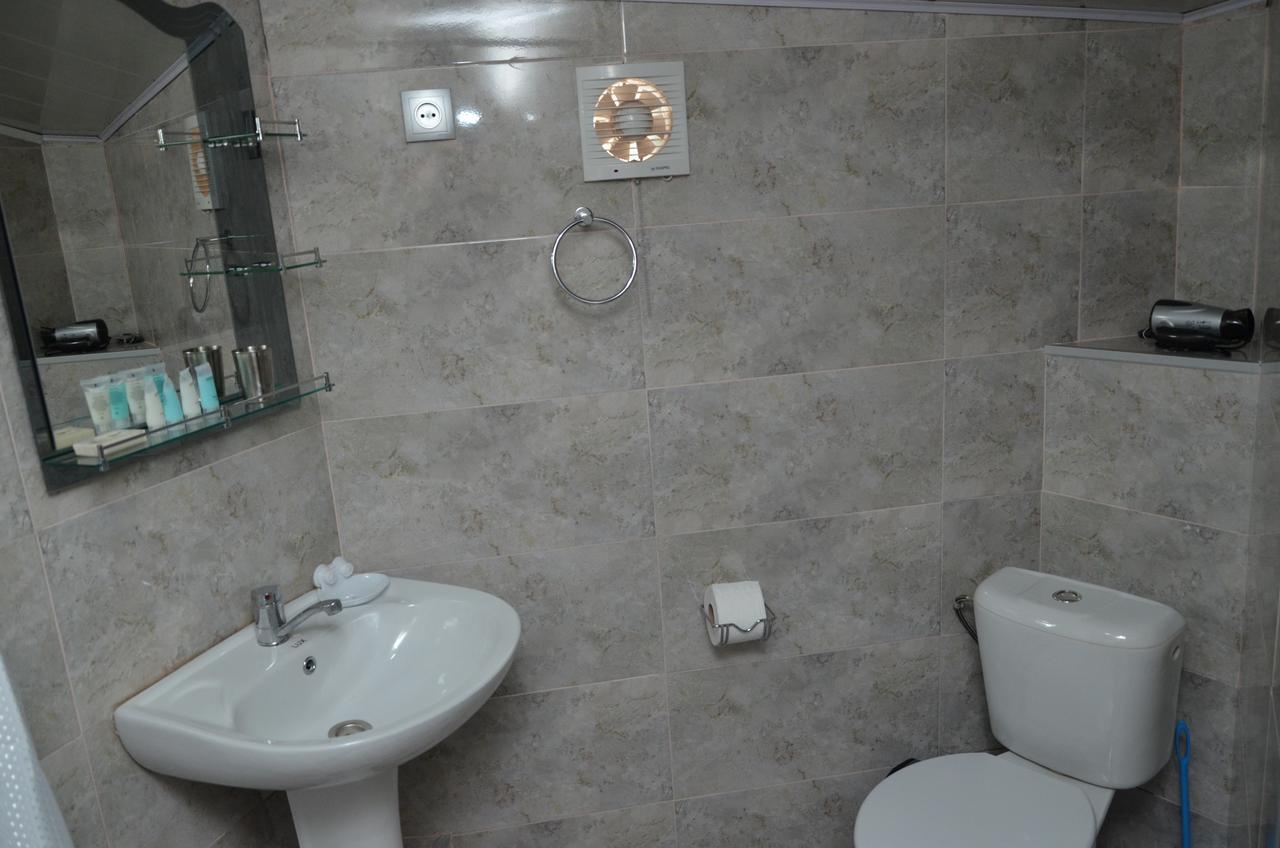 Guest House Uta Tbilisi Esterno foto