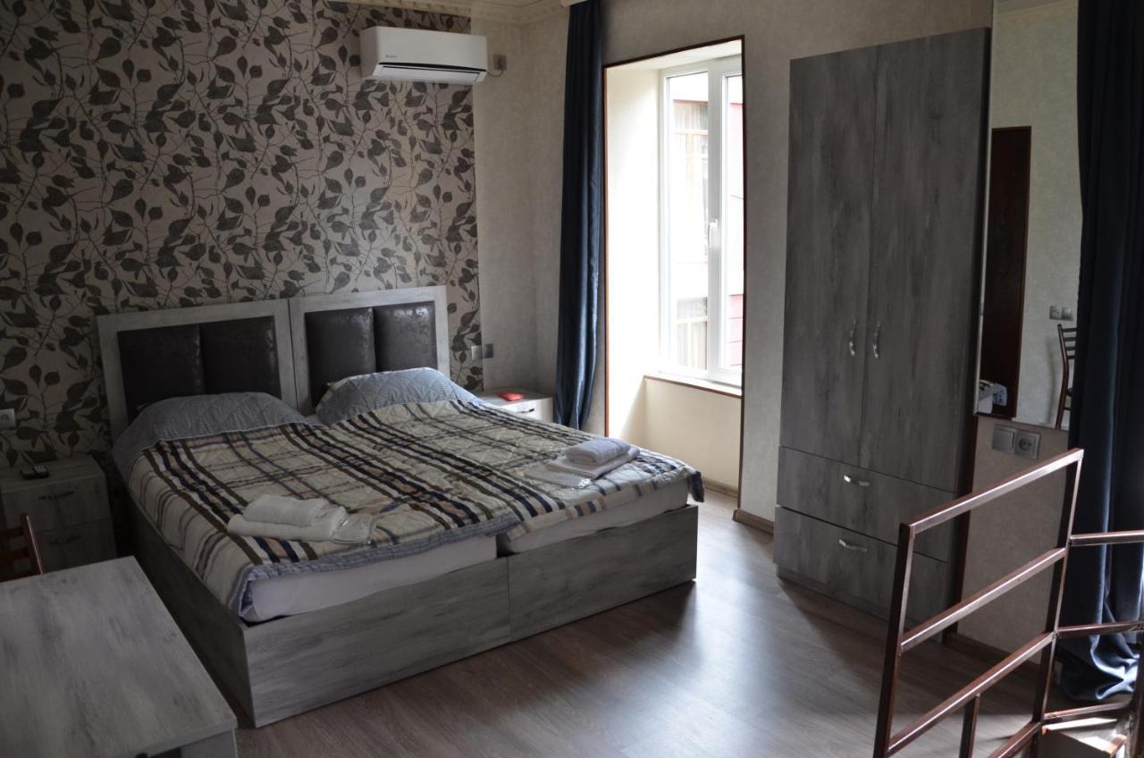 Guest House Uta Tbilisi Esterno foto
