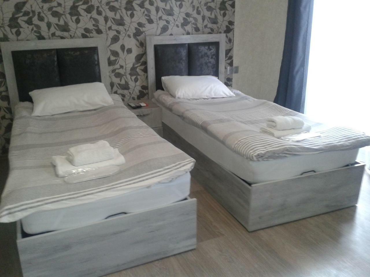 Guest House Uta Tbilisi Esterno foto